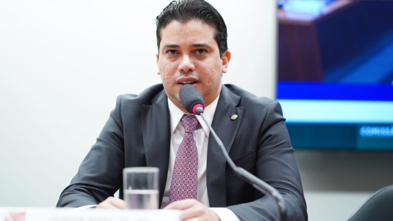 Seis de sete planos de trabalho apresentados para emendas de Júnior Mano foram devolvidos por inconsistências