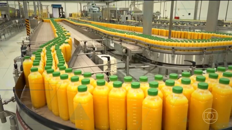 Taxa de Trump eleva imposto do suco de laranja brasileiro nos EUA a 70% e ameaça milhares de empregos