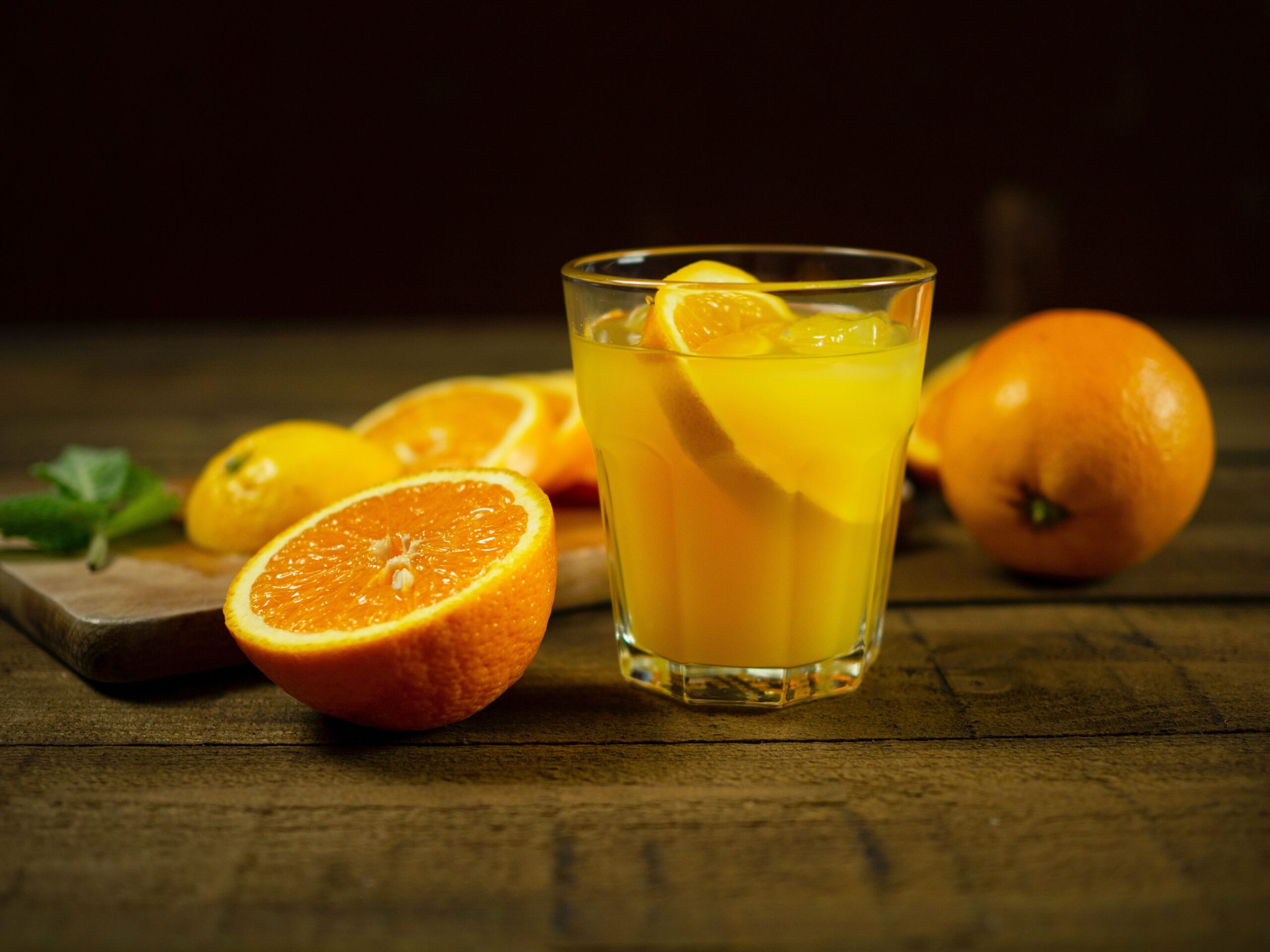 ‘Suco de laranja é substituível’: tarifa de Trump gera incerteza no setor, mesmo com consumo dos EUA dependente do Brasil