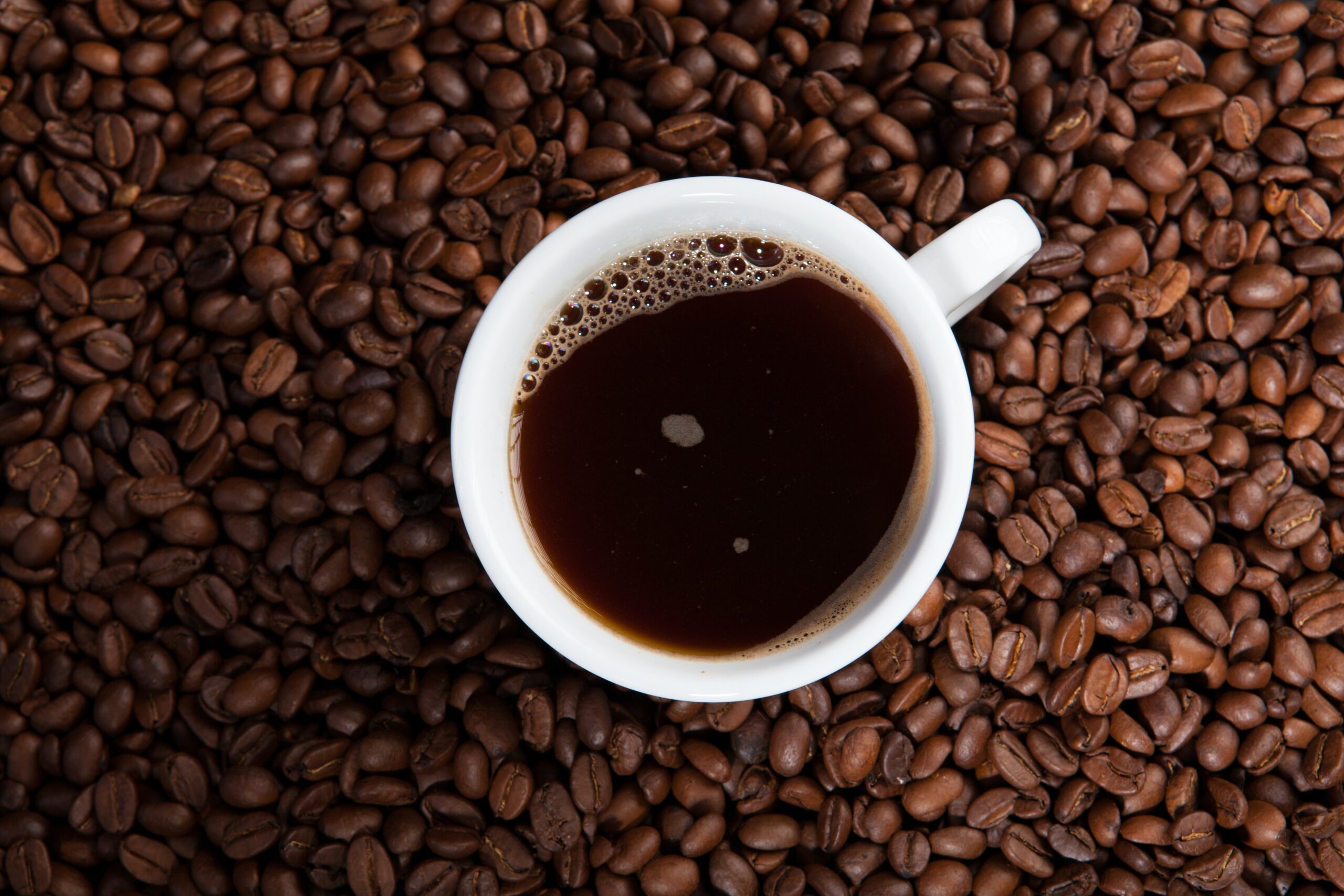 Quem são os concorrentes do café do Brasil e por que seria difícil substituir o país no fornecimento aos EUA