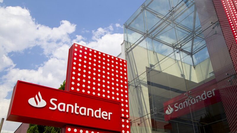 Sindicato denuncia Santander à CVM e acusa banco de falta de transparência em balanço financeiro