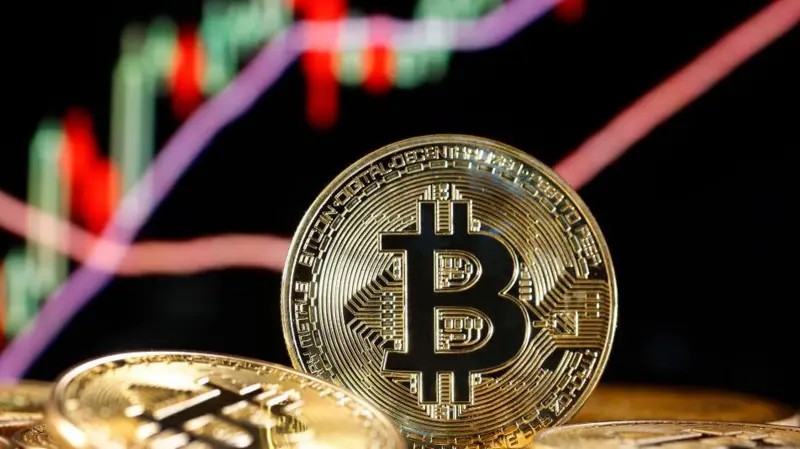 Horário, foco em bitcoin, insistência: as pistas que ajudaram a revelar ataque contra empresa que liga bancos ao PIX