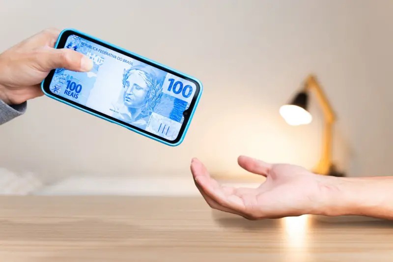 Brasil pode ter inventado o futuro do dinheiro com o PIX, diz prêmio Nobel de Economia