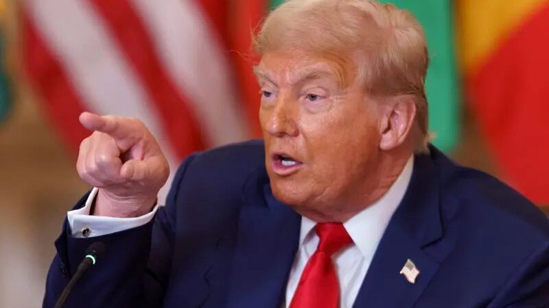 ‘Drástica’, ‘exaltada’ e de cunho ‘pessoal’: como imprensa internacional repercutiu nova tarifa de Trump ao Brasil