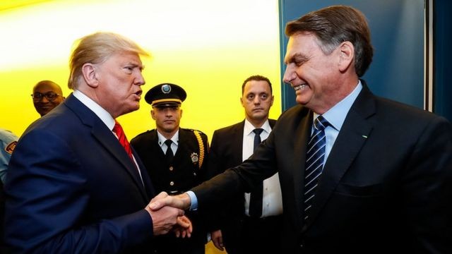 Sem citar nome, Lula sugere que Eduardo Bolsonaro foi aos EUA pedir para Donald Trump dar ‘golpe’ no Brasil