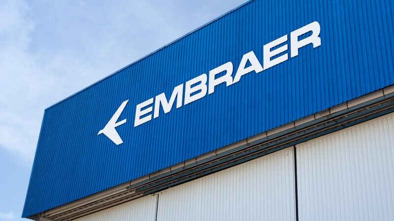 Como a tarifa de 50% contra o Brasil afeta a Embraer e quais as opções para a empresa