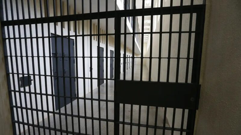 Centenas de milhares de brasileiros estão em situação de prisão provisória: entenda como funciona