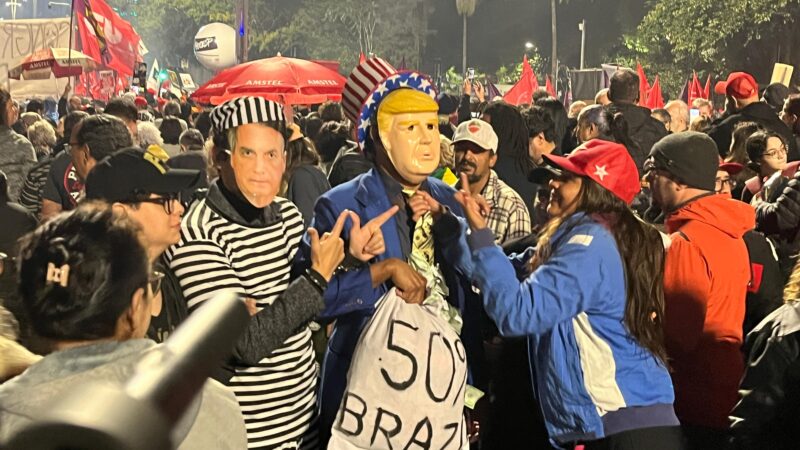 Manifestantes ocupam Av. Paulista em protesto contra tarifaço imposto por Trump ao Brasil e pela taxação dos super-ricos