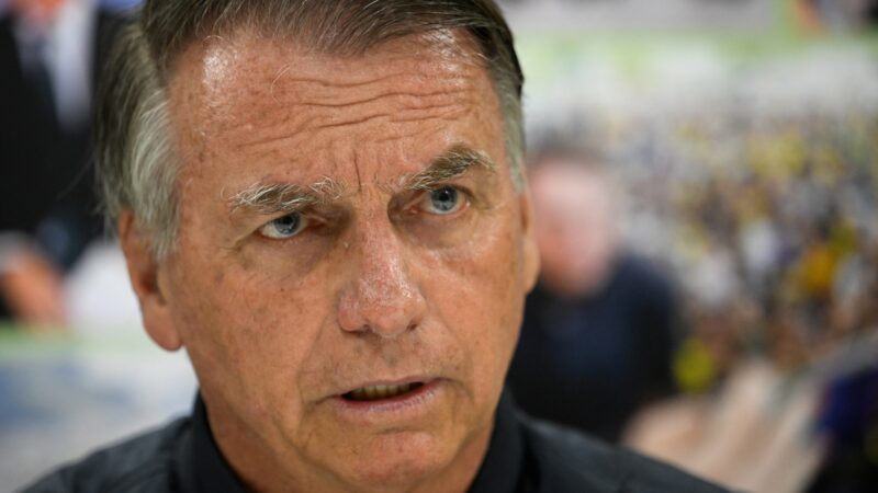 Cerca de 48% dos brasileiros defendem prisão de Bolsonaro por trama golpista, indica Datafolha