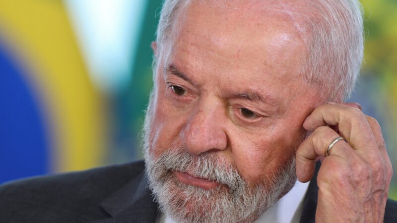 DAQUI A POUCO: Lula anuncia plano de socorro a empresas afetadas por tarifaço
