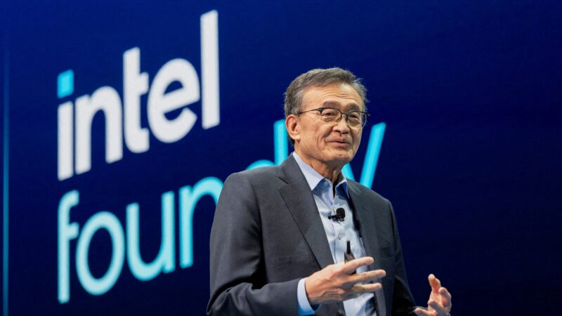 Trump ataca CEO da Intel e pede sua renúncia; ações da empresa caem