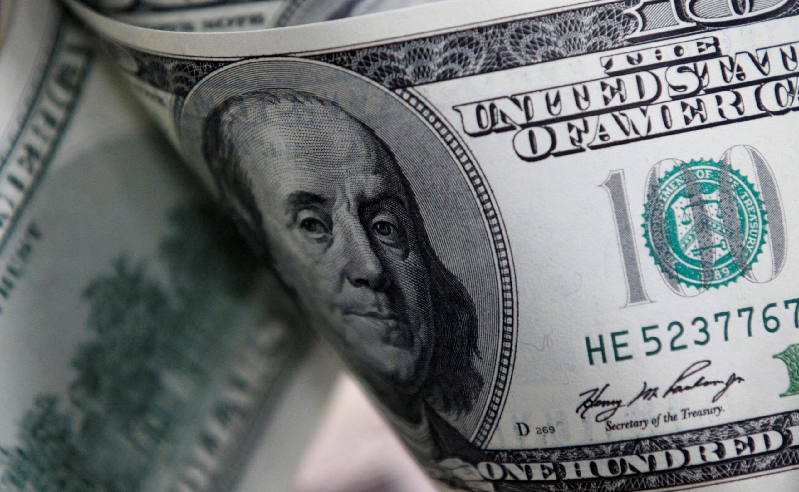 Dólar abre em queda na expectativa por dados do PIB dos EUA