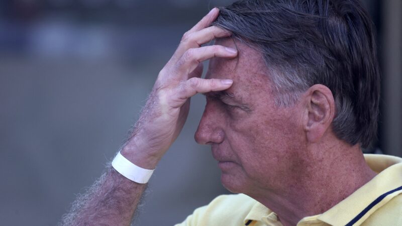 Defesa de Bolsonaro envia a Moraes atestado que comprova ida a hospital para realização de exames