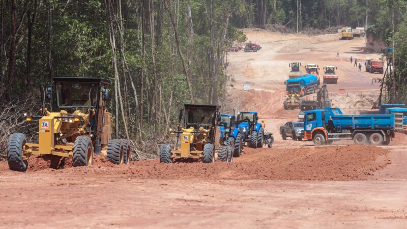 A menos de três meses da COP30, avenida de 13 km que vai cortar floresta em Belém segue em obras e na mira de ação judicial
