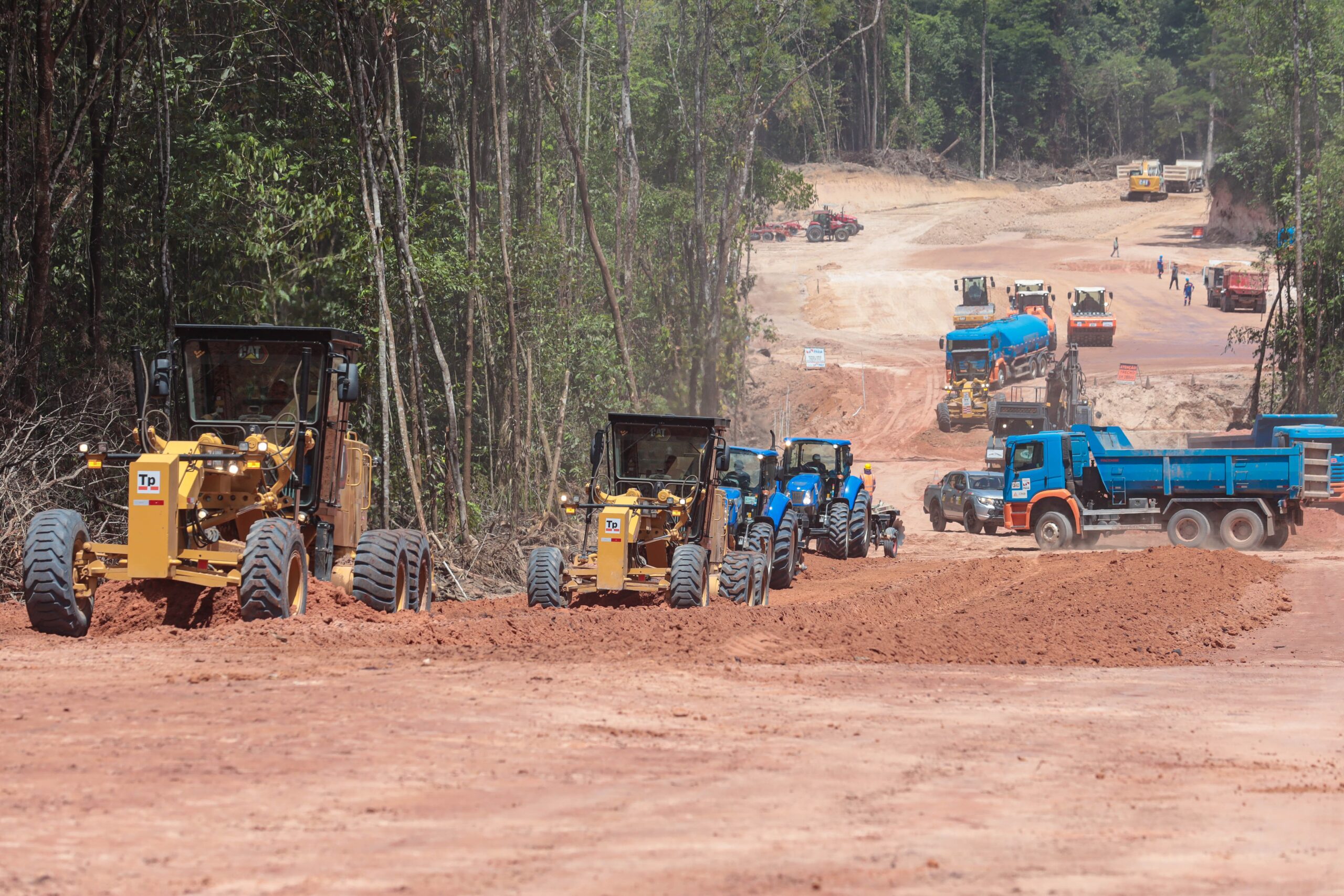 A menos de três meses da COP30, avenida de 13 km que vai cortar floresta em Belém segue em obras e na mira de ação judicial