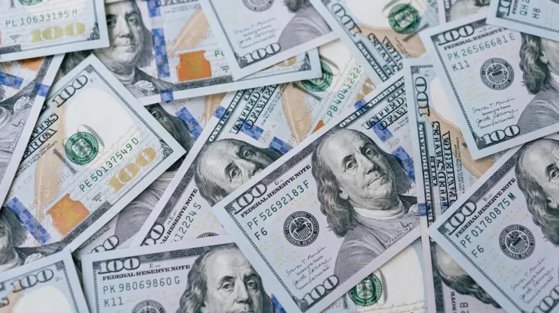 Fim do dólar? Por que moeda vem perdendo força no mundo — e isso pode ser o que Trump quer