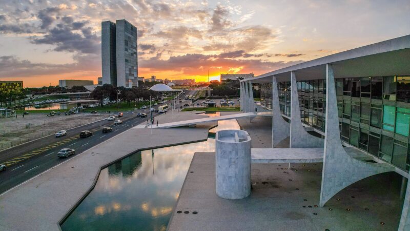 Ex-presidentes possuem benefícios garantidos pelo Estado; despesas somaram R$ 3,65 milhões no primeiro semestre