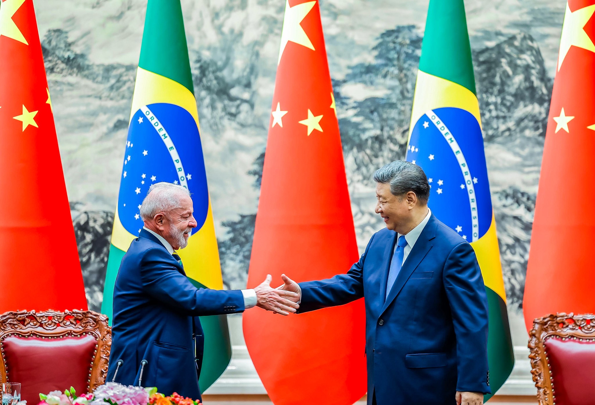 Em meio às tarifas dos EUA, Lula conversa por telefone com Xi Jinping sobre ‘defesa do multilateralismo’