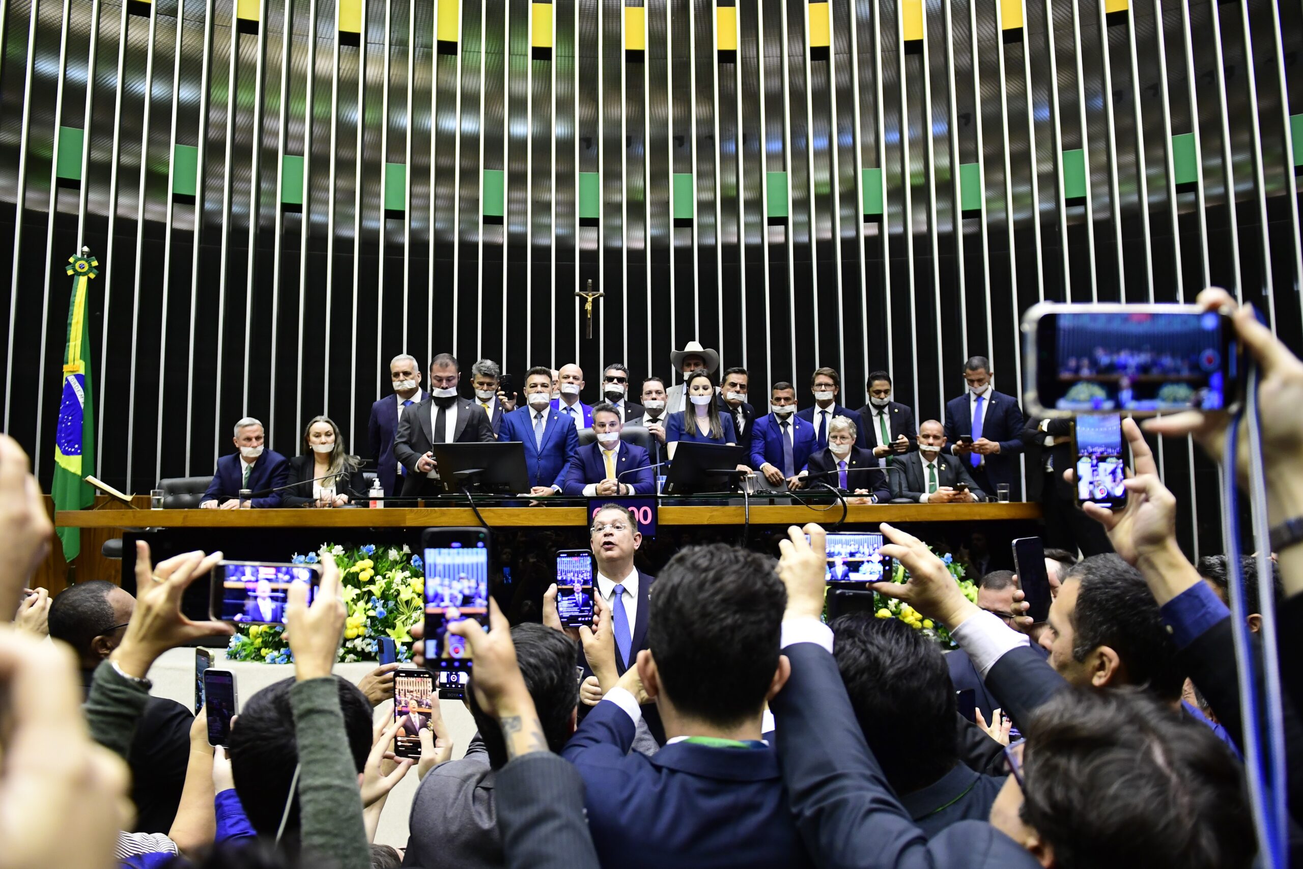 Motta decide enviar caso de deputados que obstruíram o plenário para a Corregedoria