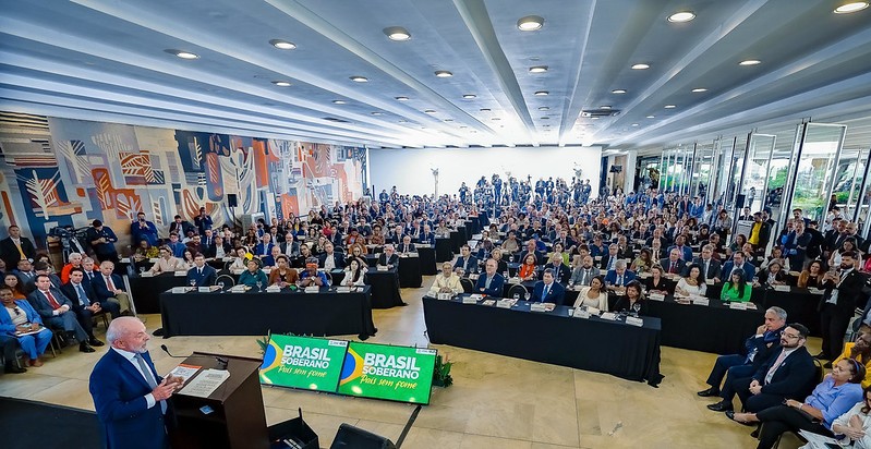 Lula diz que vai ligar para Trump e convidá-lo para COP: ‘Quero saber o que ele pensa das questões climáticas’