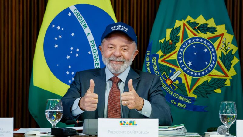 Lula bate martelo e avisa a ministros sobre novo slogan: ‘Governo do Brasil, do lado do povo brasileiro’