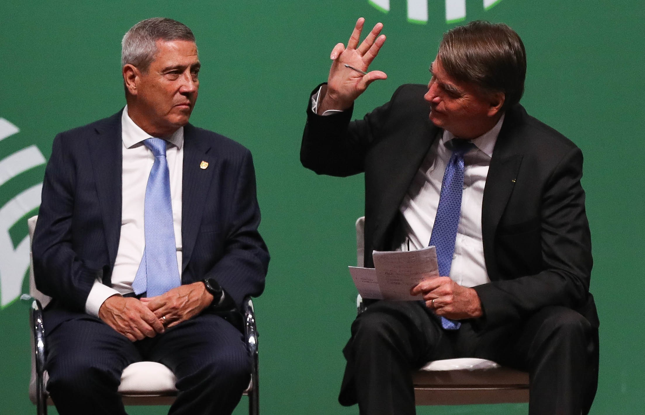 PF diz que Braga Netto descumpriu proibição e falou com Bolsonaro: ‘Não tem zap. Somente face time’