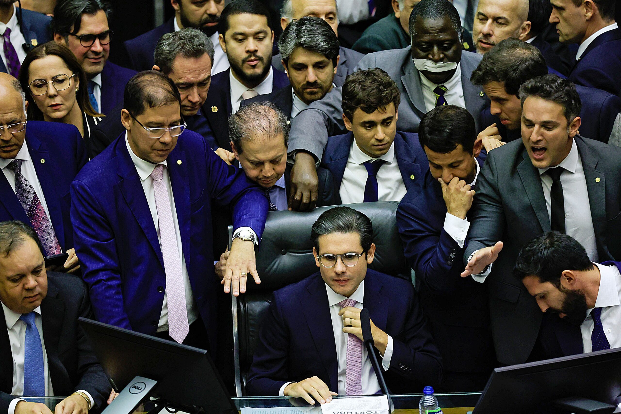 Com liderança questionada, Motta tem semana decisiva à frente da presidência da Câmara