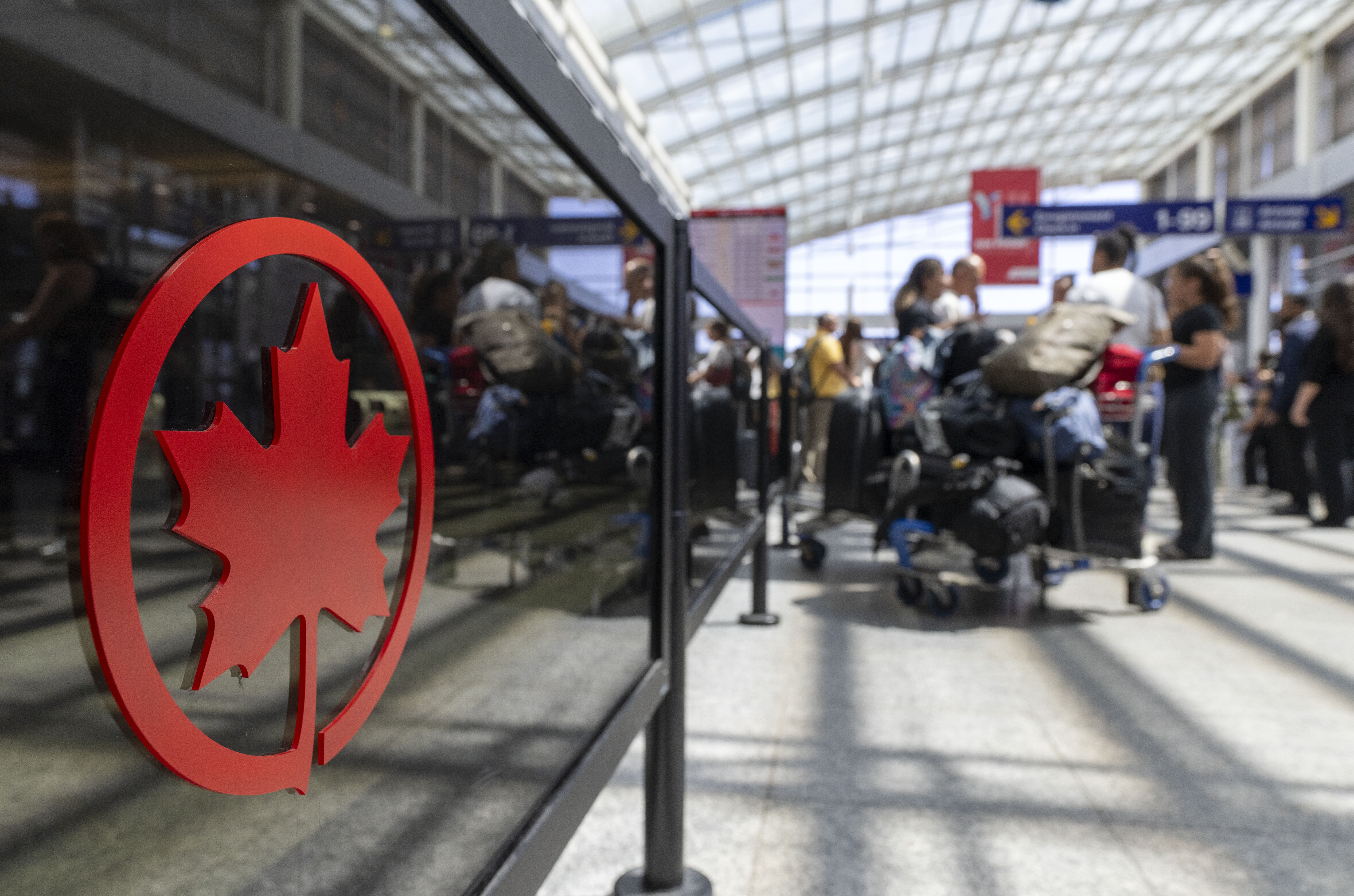 Air Canada suspende operação em meio a greve de funcionários; voos são afetados no Brasil