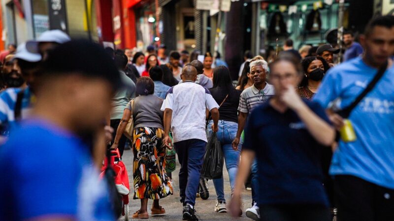 Brasil tem 213,4 milhões de habitantes, diz IBGE