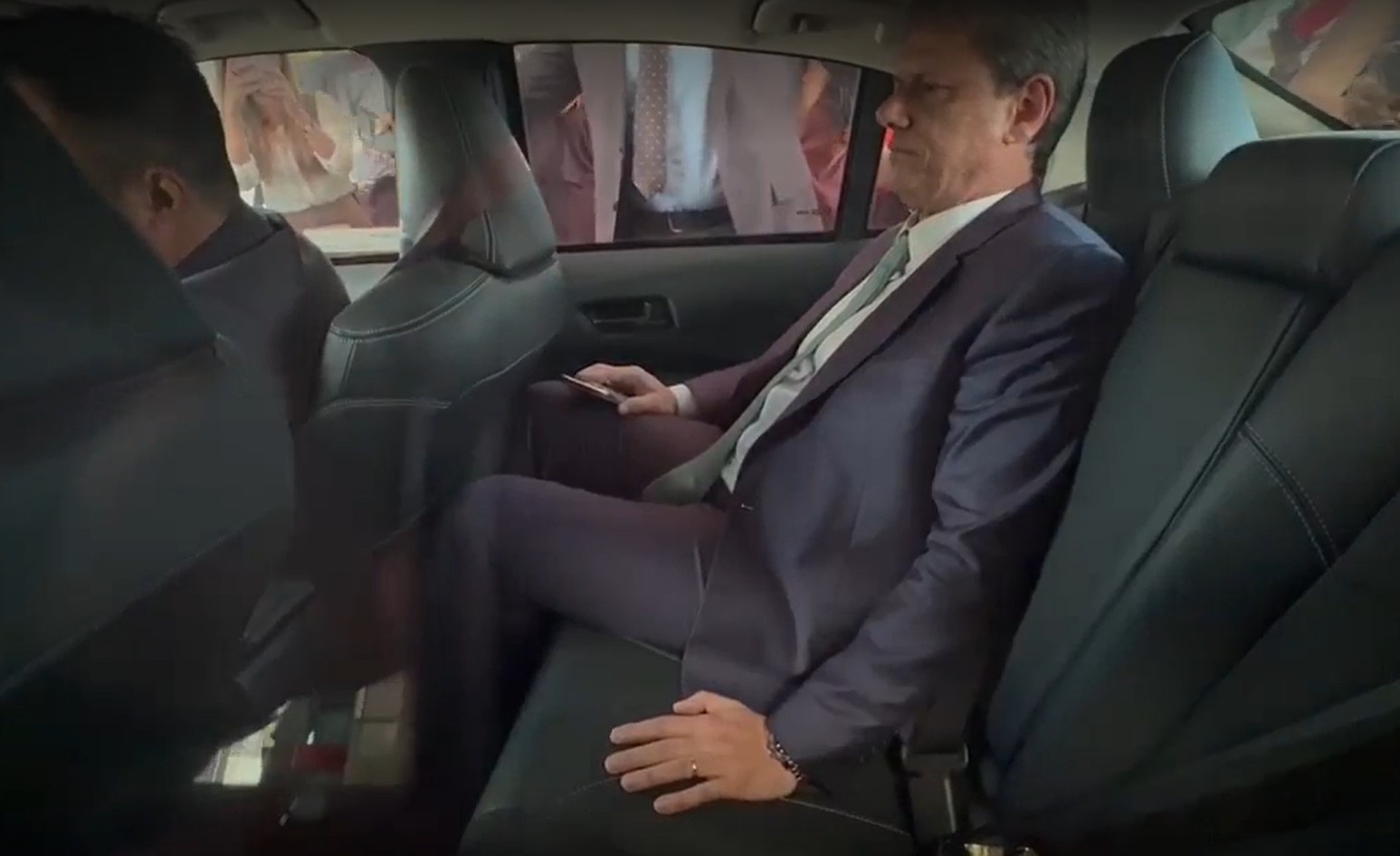 Bolsonaro recebe visita de Tarcísio em prisão domiciliar