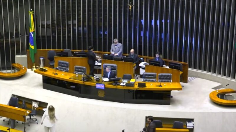 Bastidores: Câmara mobilizou para votar blindagem, mas recuou após ministros do STF serem avisados de texto inconstitucional