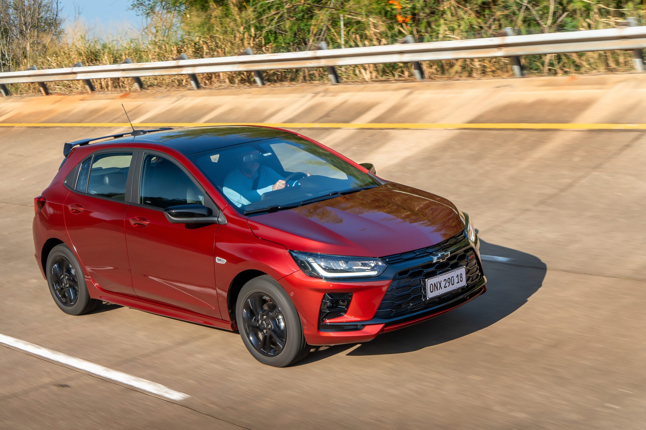 Chevrolet Onix 2026: o que ficou bom e o que precisa melhorar na nova versão do hatch; veja o teste