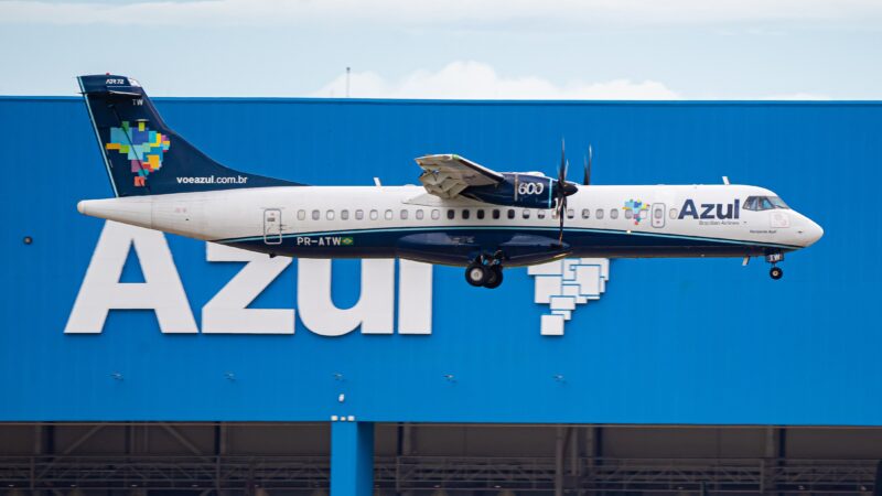 Azul encerra operações em 14 cidades no Brasil em 2025; veja municípios