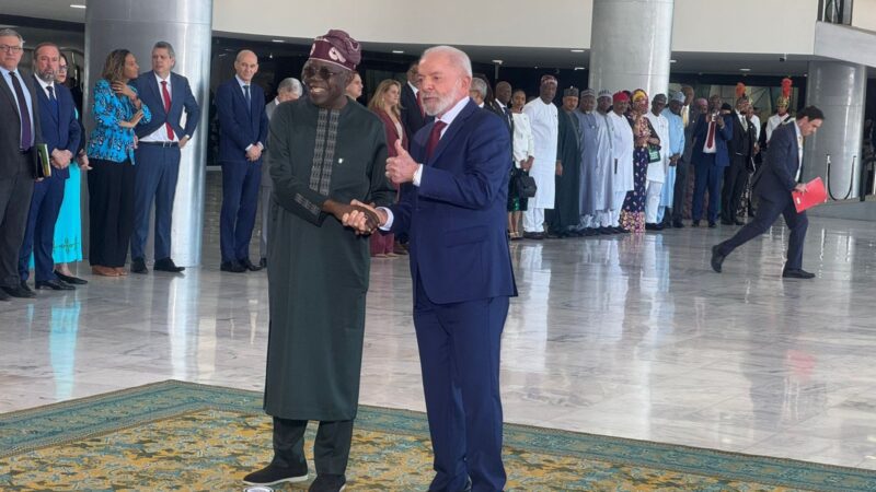 Em busca de novos negócios na África, Lula tem reunião com presidente da Nigéria no Planalto
