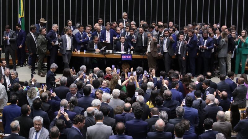 Motta discute suspensão de Van Hatten, Marcos Pollon e Zé Trovão por ocupação bolsonarista na Câmara