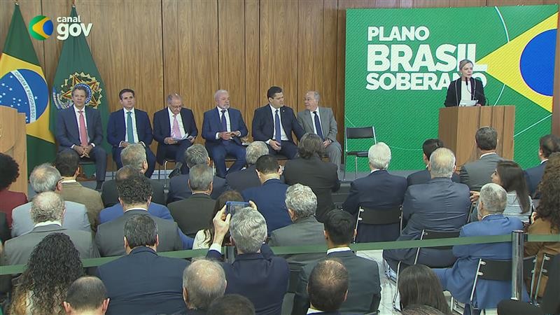 Tarifaço de Trump: governo apresenta plano de socorro às empresas com linha de crédito de R$ 30 bi