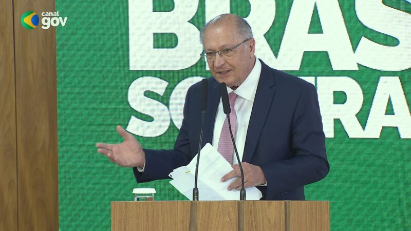Alckmin defende diálogo e negociação e fala em ‘abrir mais mercado’ para frear tarifaço de Trump