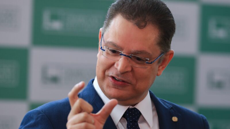 Após reunião com Motta, líder do PL diz ter acordo para pautar PEC do fim do foro; anistia fica para ‘depois’