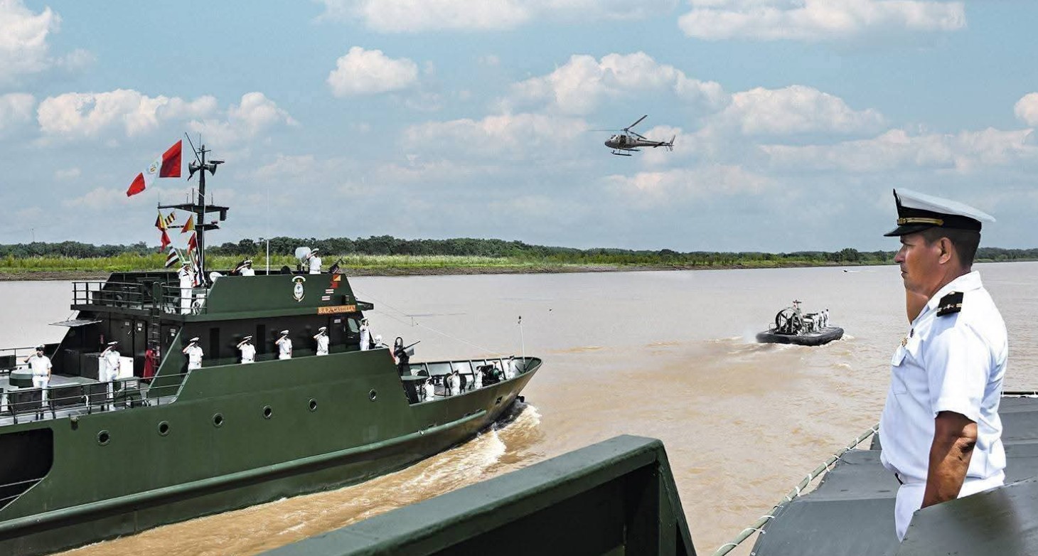 Disputa no rio Amazonas: bandeira da Colômbia é hasteada em Santa Rosa, e militares peruanos a retiram; veja VÍDEO