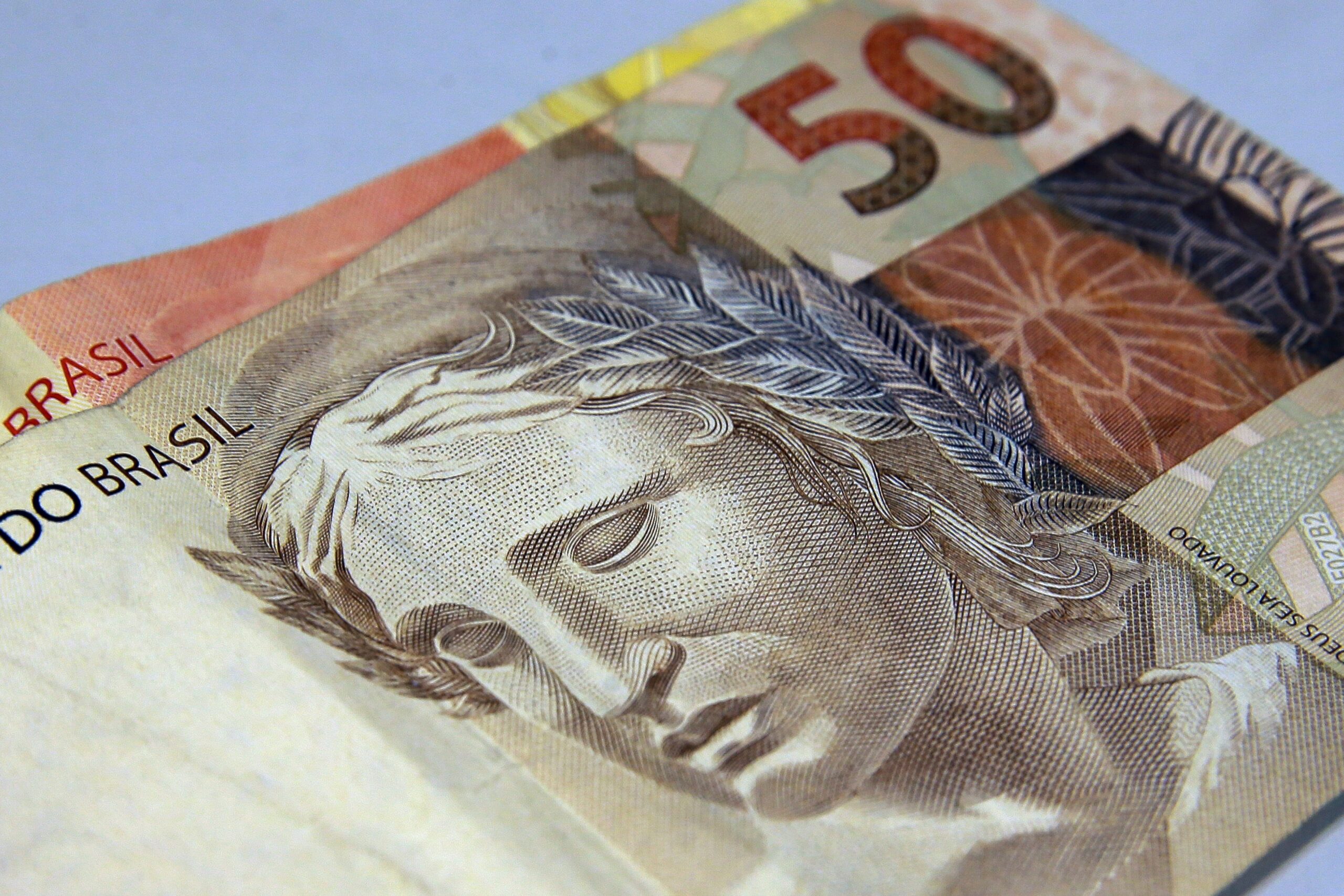 Com IOF maior, arrecadação federal soma R$ 254 bilhões em julho; valor bate recorde