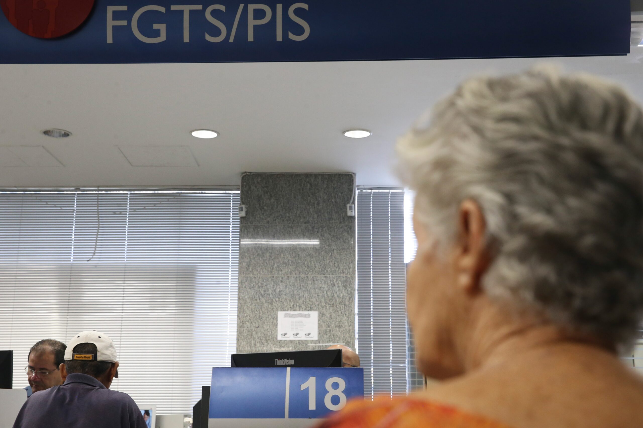 Abono salarial PIS-Pasep 2025 terá último lote de pagamento nesta sexta; veja quem vai receber