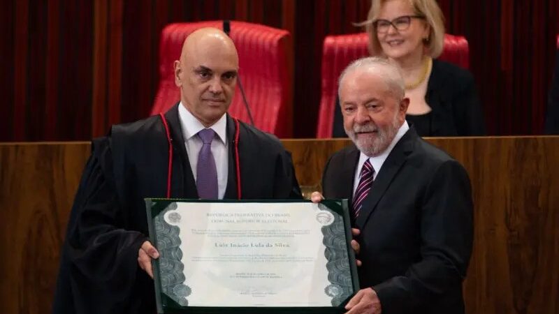 Lula defende perda de mandato de congressistas que ocuparam Mesas Diretoras de Câmara e Senado