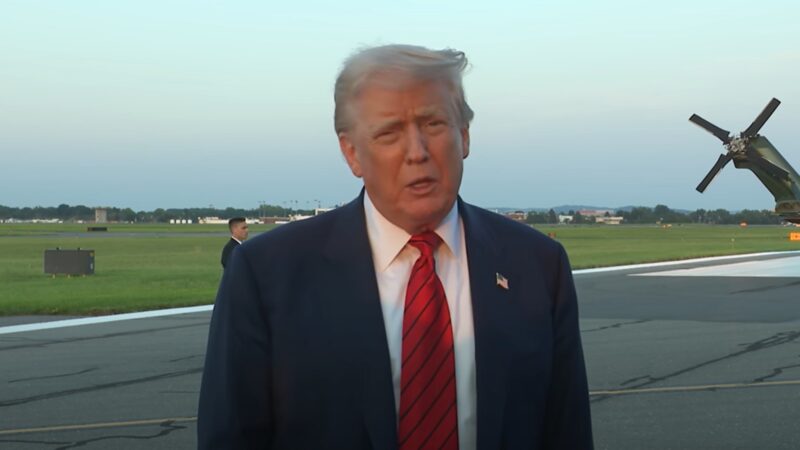 É #FAKE vídeo em que Trump diz ‘força, Bolsonaro’ e se solidariza com brasileiros; fala foi criada com inteligência artificial