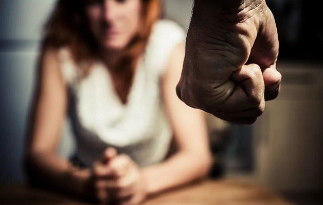Maioria do STF vota para que patrão e INSS paguem benefício a mulher afastada do trabalho por violência doméstica
