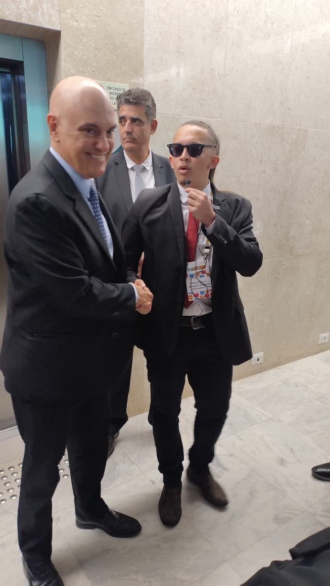 ‘Para me defender nos EUA’: Moraes faz piada em encontro no STF com influencer ‘advogado de Moraes’