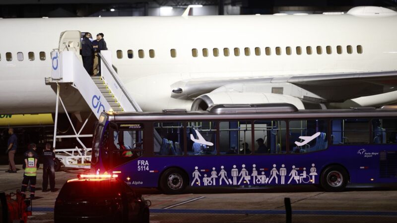 Avião misterioso dos EUA que pousou em Porto Alegre transportava diplomatas, diz PF