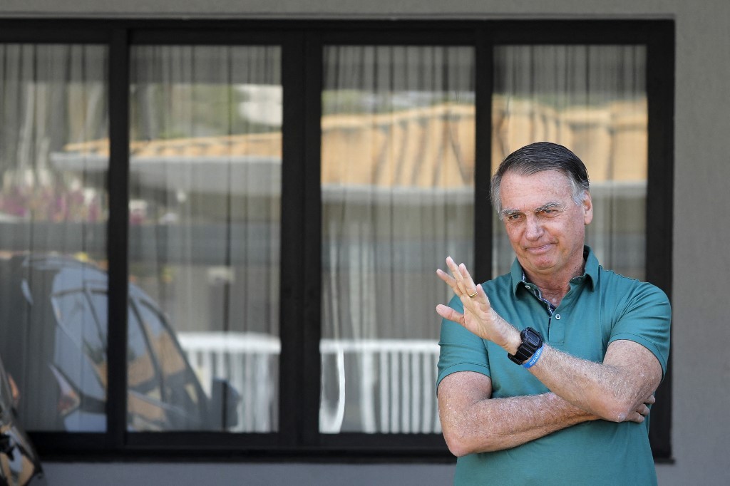 Primeira Turma fixa pena total de 27 anos e três meses de prisão para Jair Bolsonaro