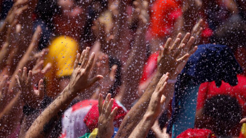 É #FAKE que vídeo de multidão em Brasília seja ato contra anistia no 7 de Setembro; gravação é da posse de Lula, em 2023