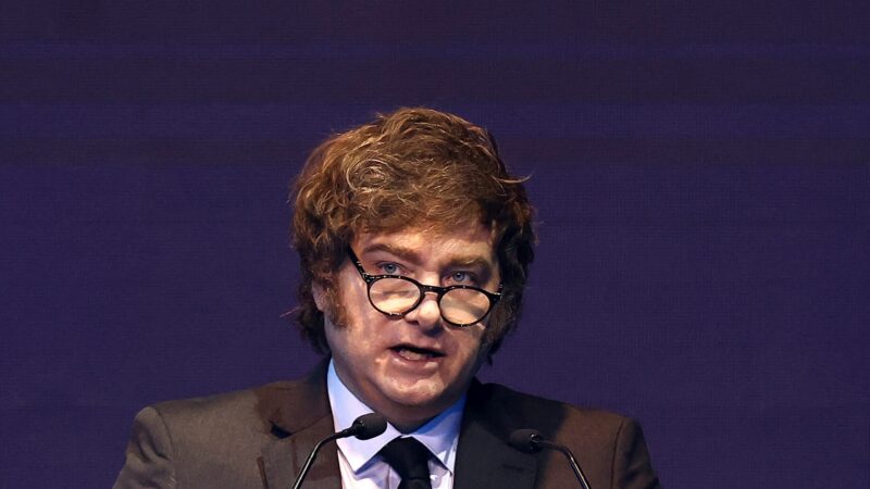 Peso, títulos e bolsa despencam após derrota de Milei em eleições legislativas em Buenos Aires