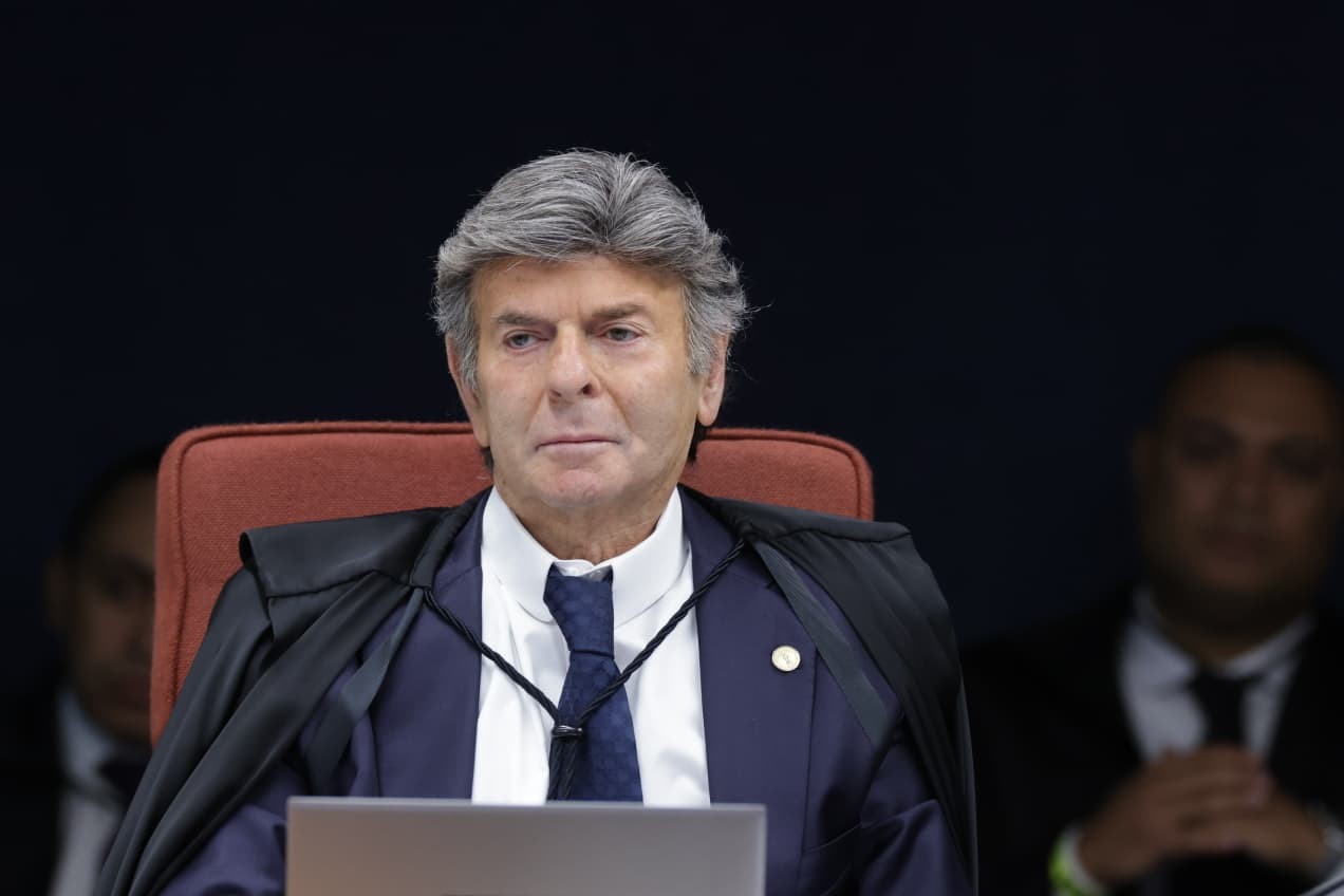 Fux nem sequer leu seu voto, mas interrompe Moraes e indica duas divergências